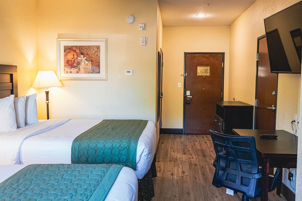 Room, 2 Queen Beds, Accessible, Non Smoking (Tub with Grab Bars)