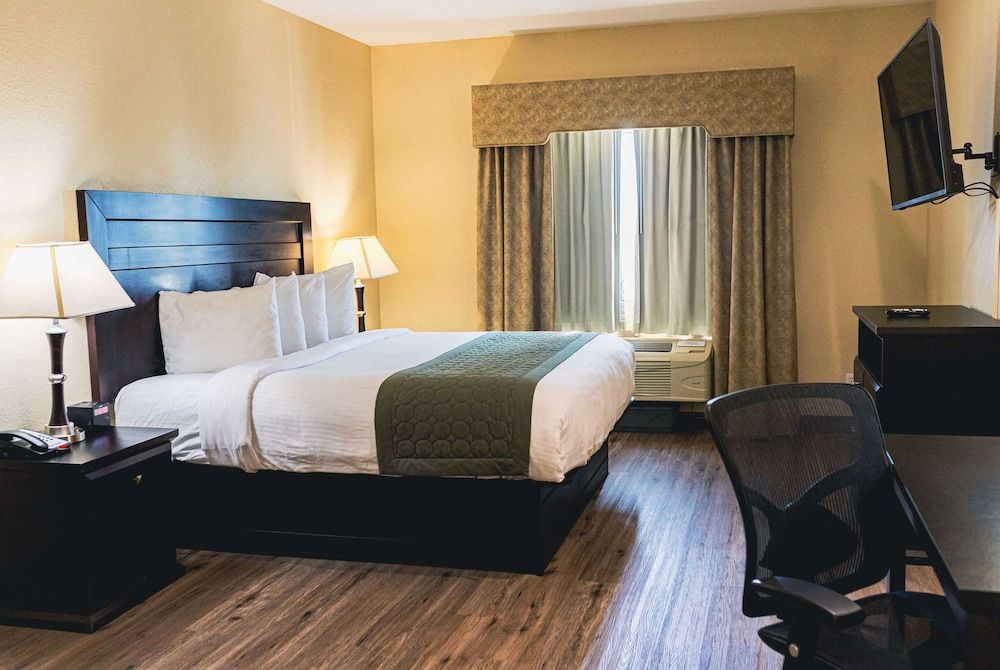 Standard Room, 1 King Bed, Non Smoking