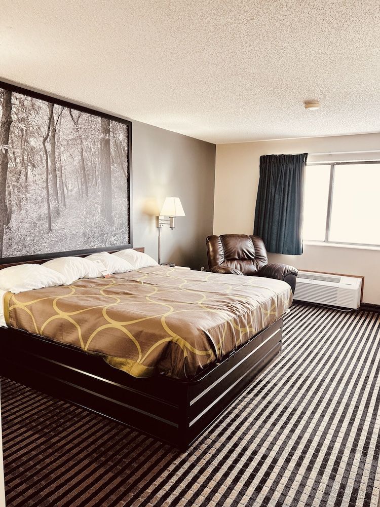 Deluxe Studio Suite, 1 King Bed, Non Smoking