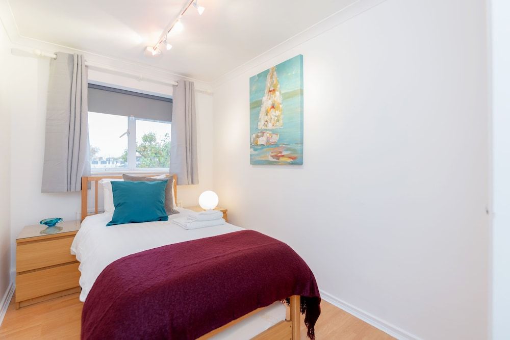 undefined Holland Park Heights by BaseToGo 3