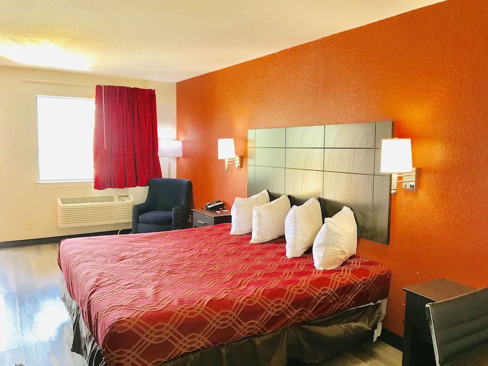 Standard Room, 1 King Bed, Non Smoking