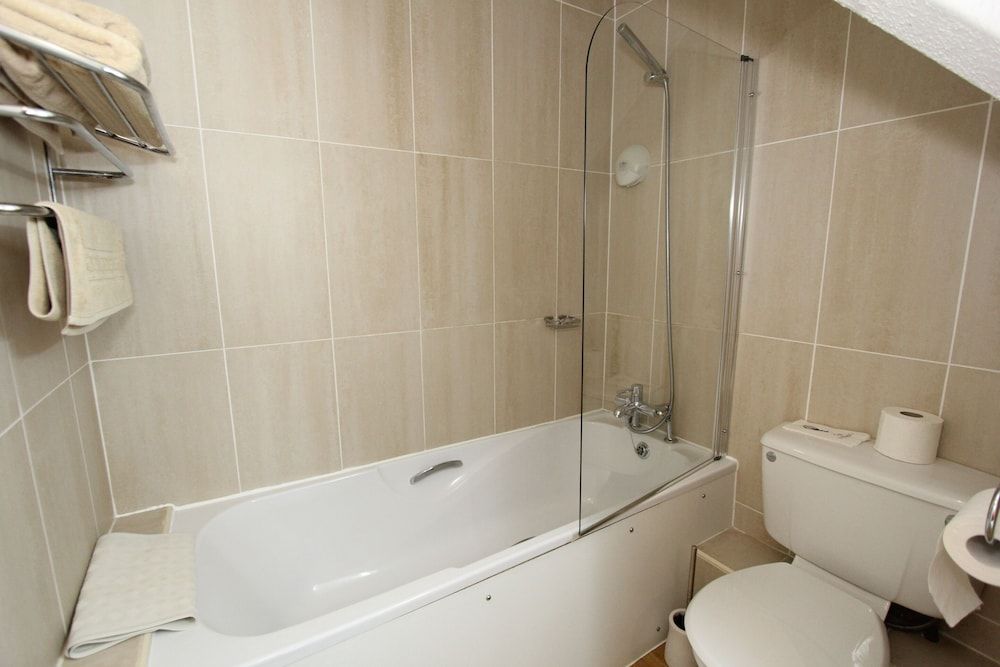 Nanhoron Arms Hotel Double Room, Ensuite 6