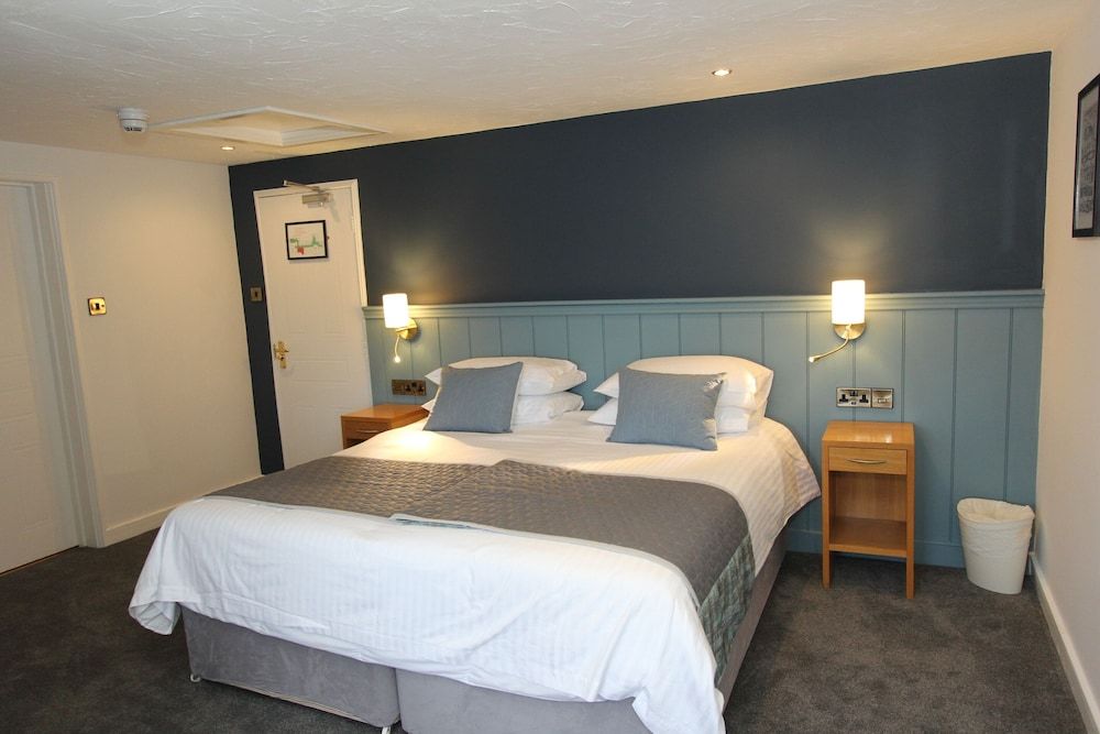 Nanhoron Arms Hotel Double or Twin Room, Ensuite 9
