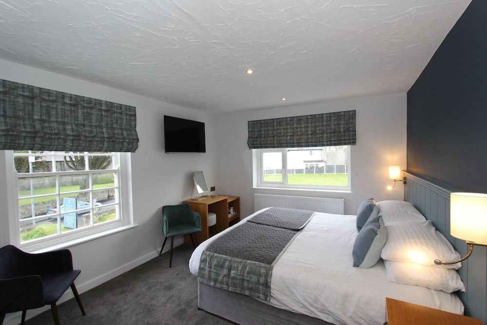 Nanhoron Arms Hotel Double or Twin Room, Ensuite 10