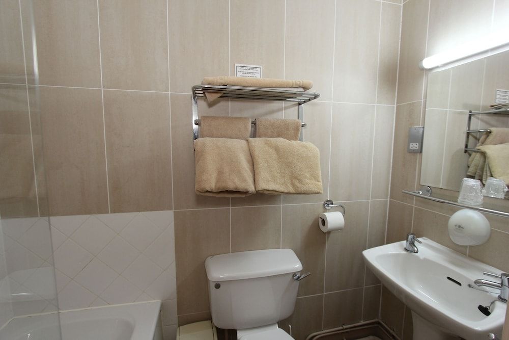 Nanhoron Arms Hotel Double or Twin Room, Ensuite 15