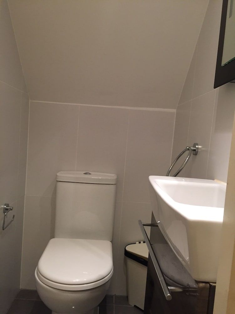 undefined Noel House 9