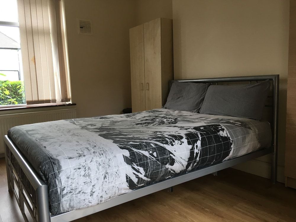 undefined Noel House 6