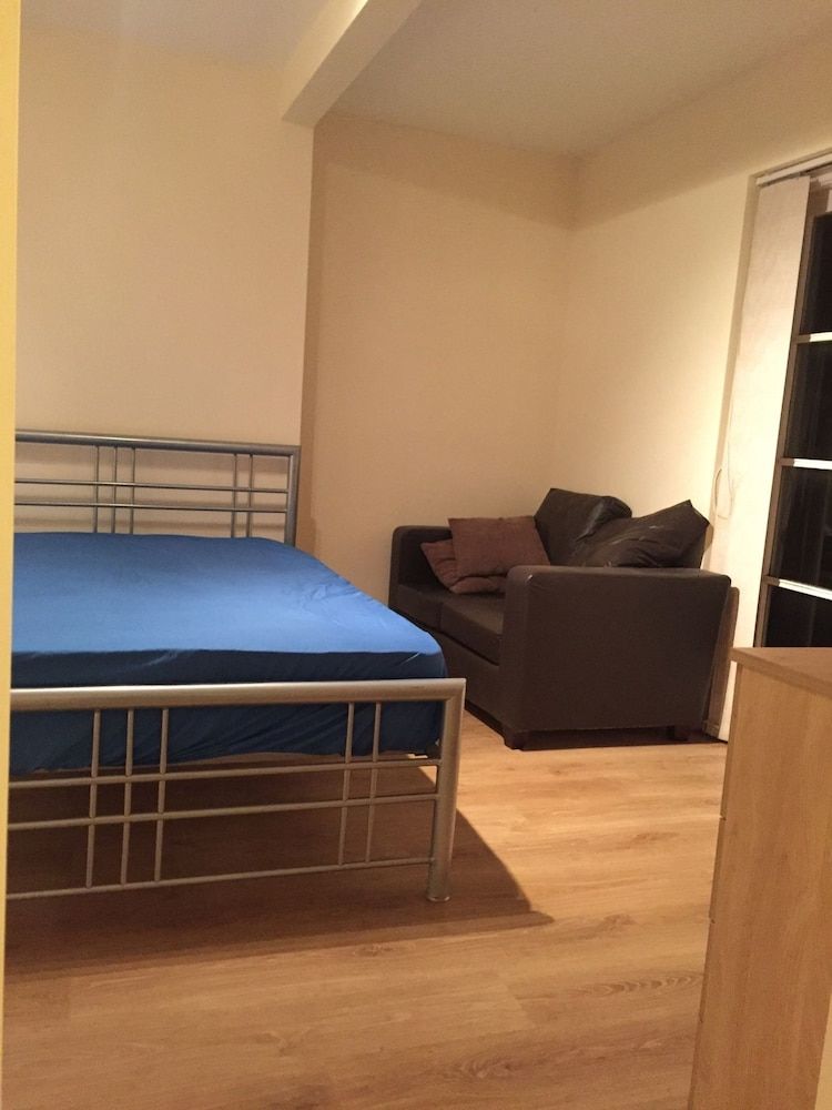 undefined Noel House 4