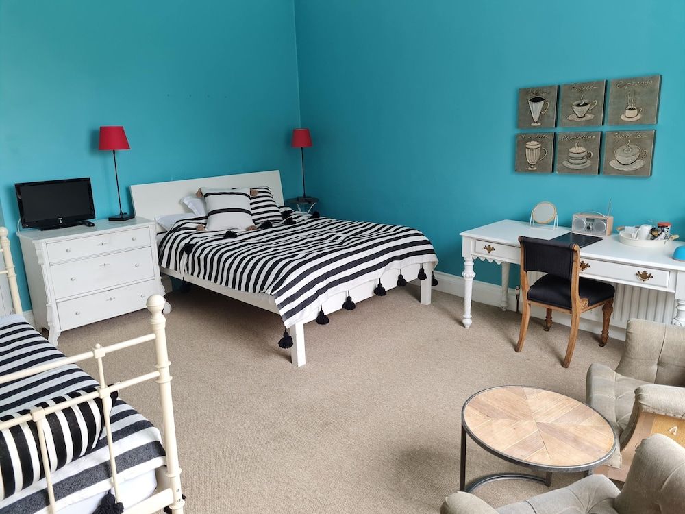 St John's Croft Large Double or Twin Room 10