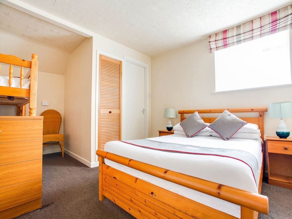 undefined OYO Godolphin Arms Hotel 6