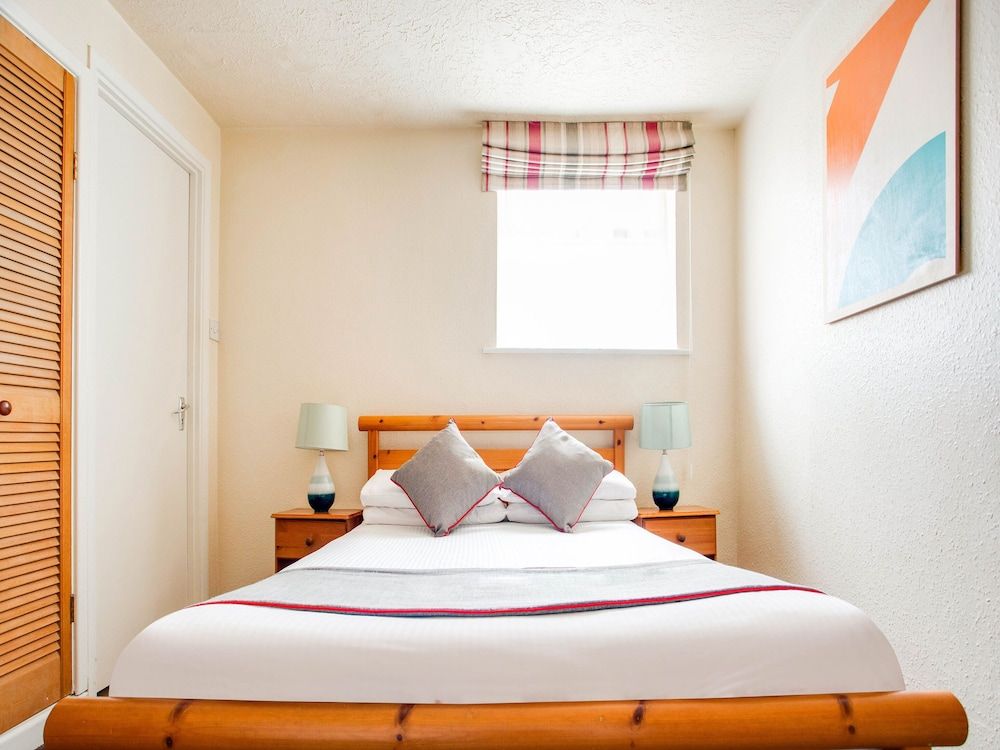undefined OYO Godolphin Arms Hotel 8