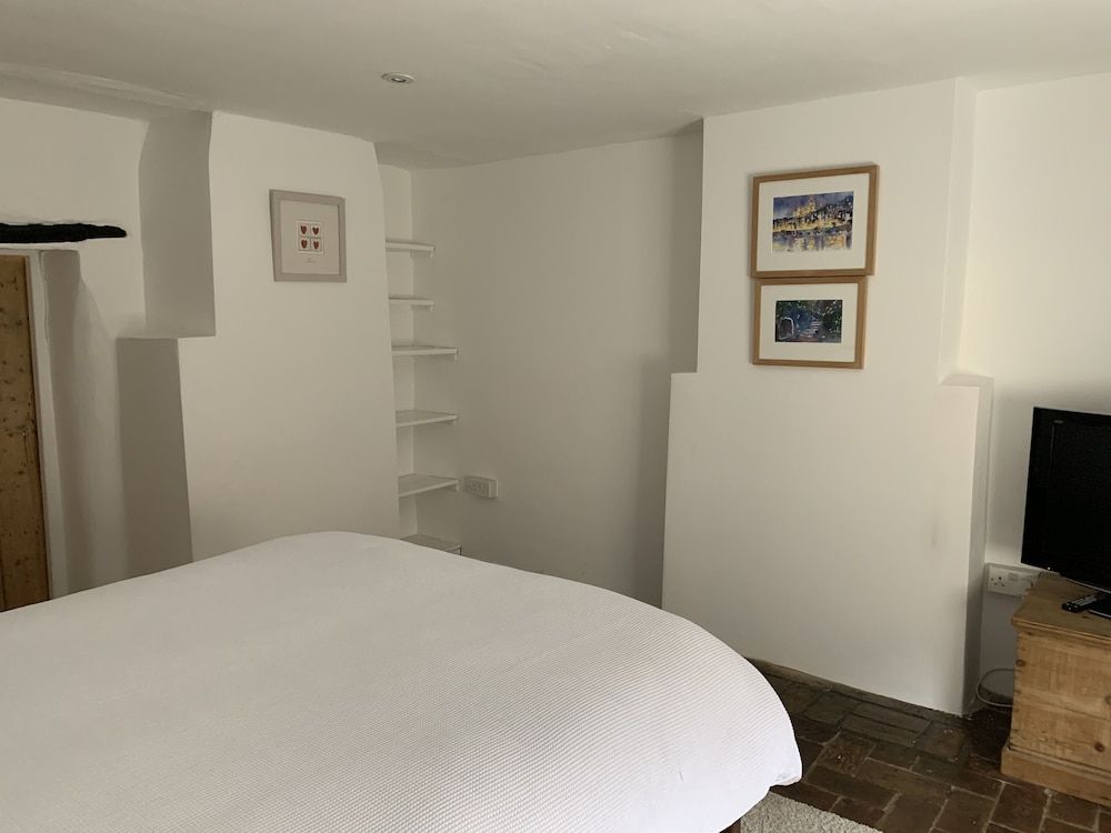 Bell Cottage Superior Double room, (Put-up bed for 1 extra person available on request) 3