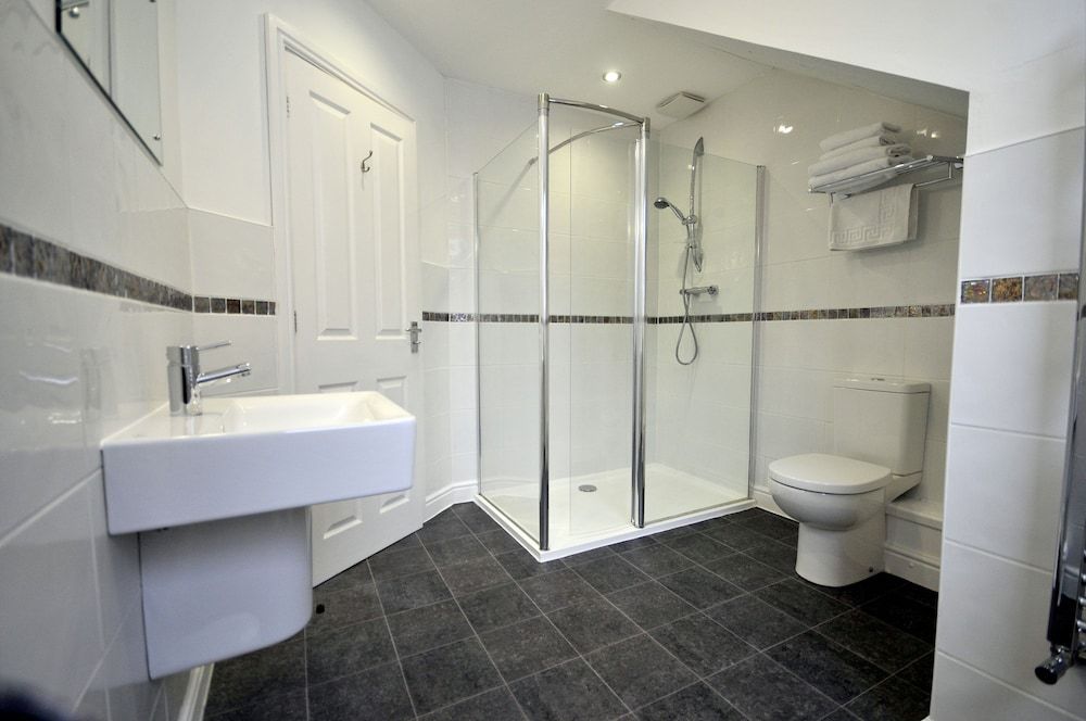 St John's Lodge (incl off-site health club) Large King Room 7