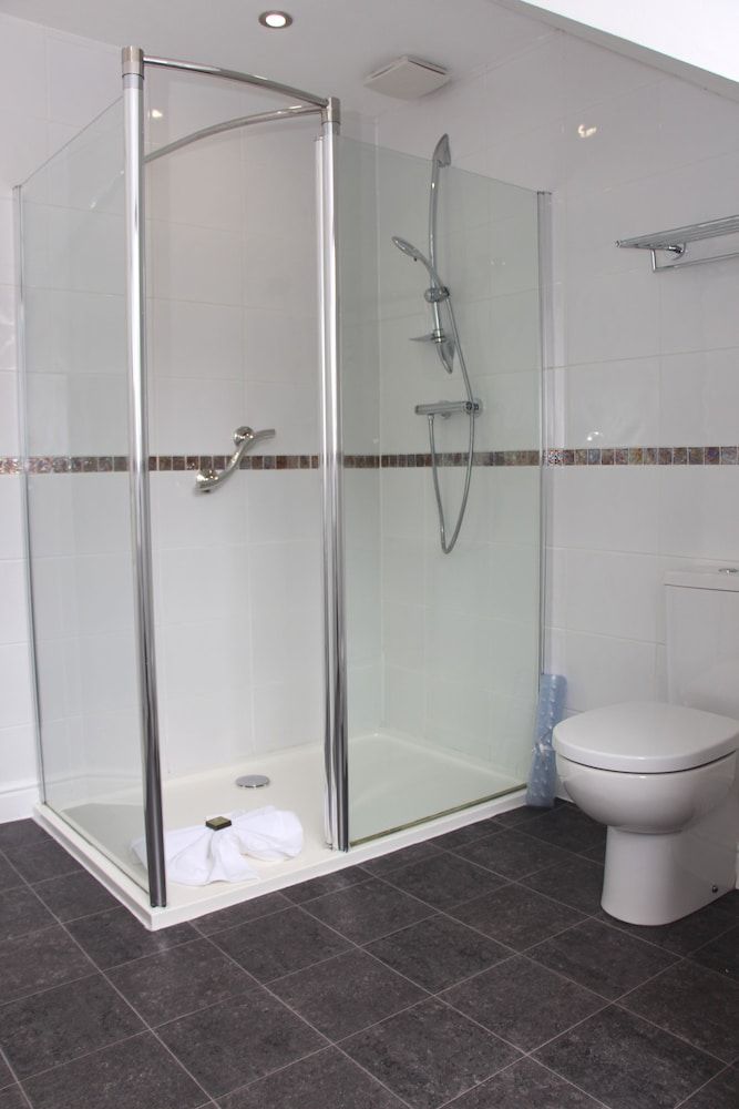 St John's Lodge (incl off-site health club) Large King Room 10