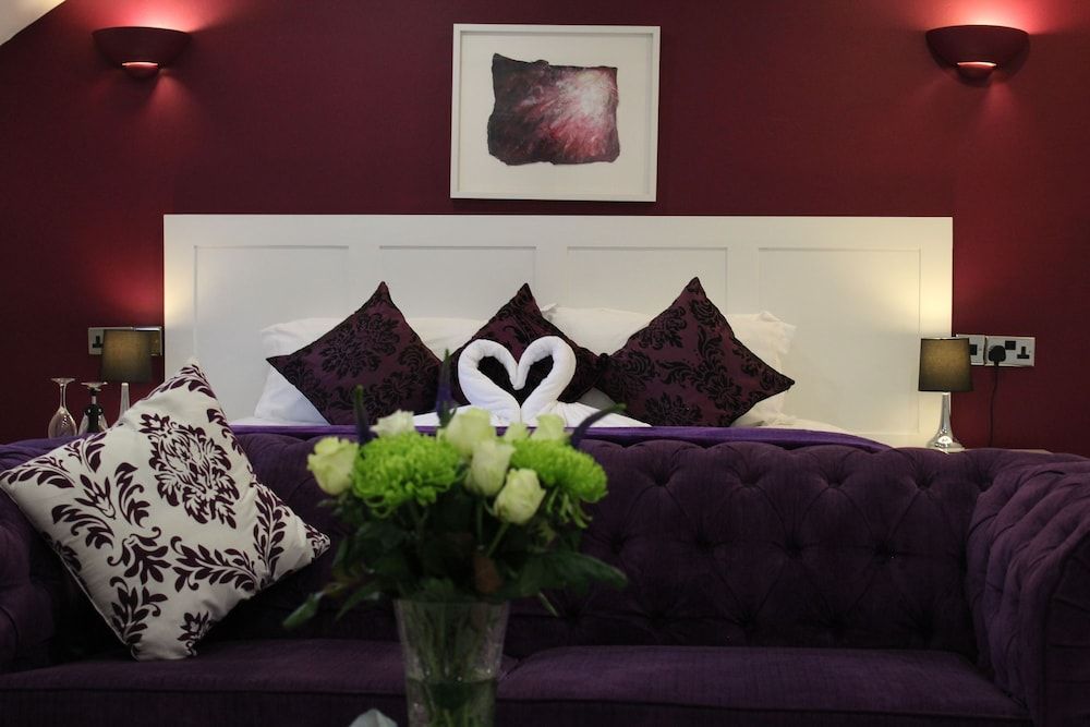 St John's Lodge (incl off-site health club) Large King Room 19