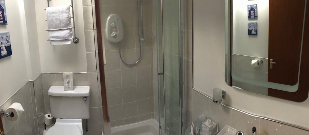 Dunhallin House Superior Double Room 8