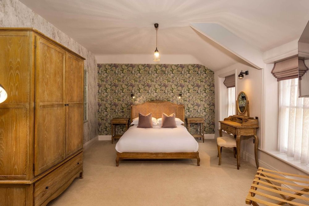 The Beaumont Hotel Superior Double Room 4