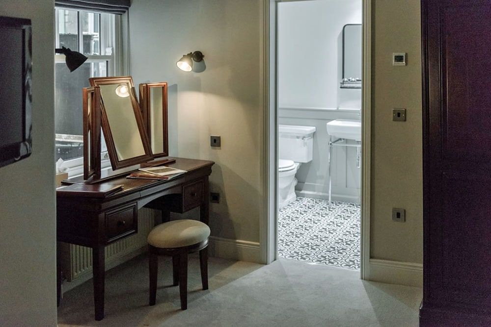 The Beaumont Hotel Superior Double Room 17