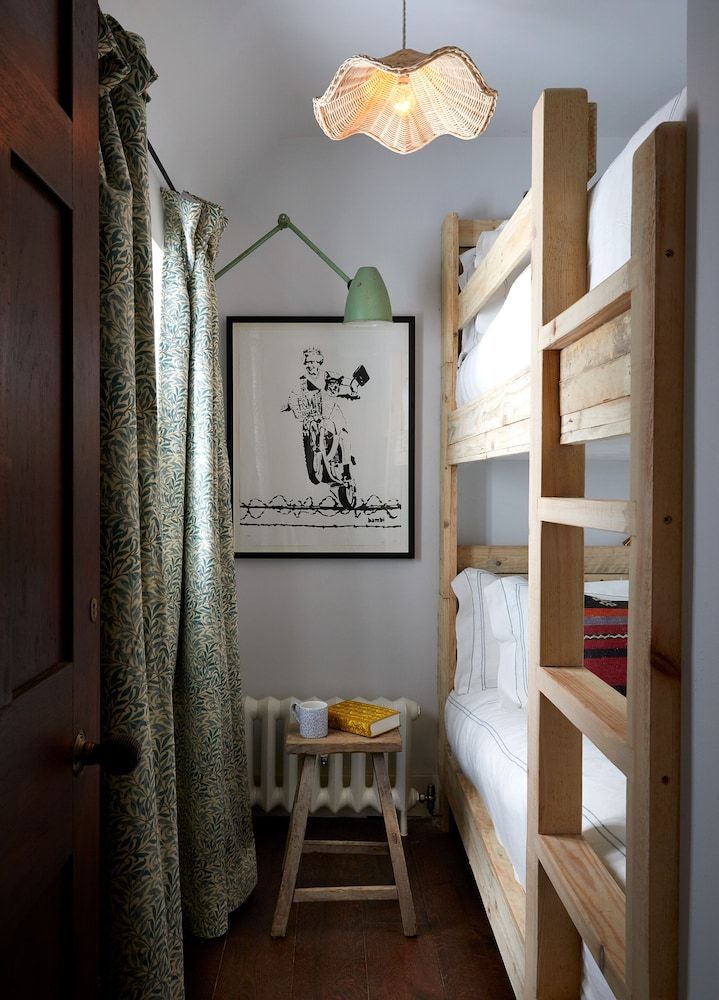 Artist Residence Oxfordshire Family Suite 2