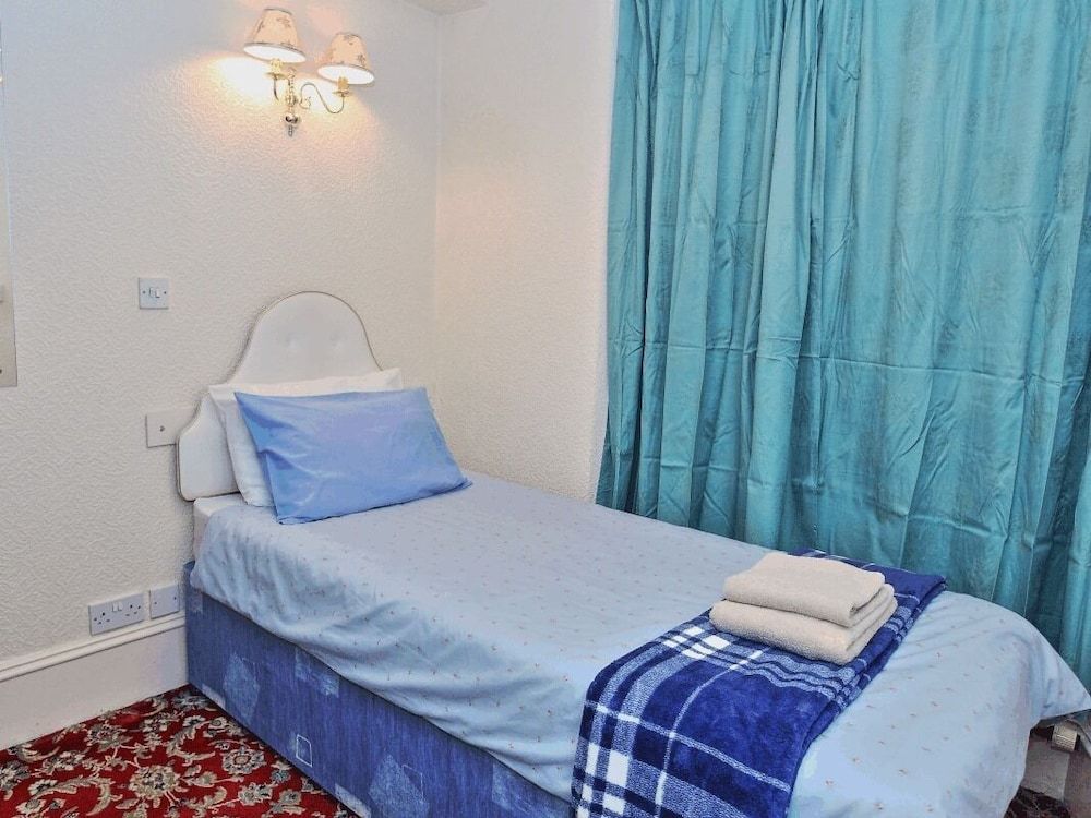 Standard Single Room, Shared Bathroom