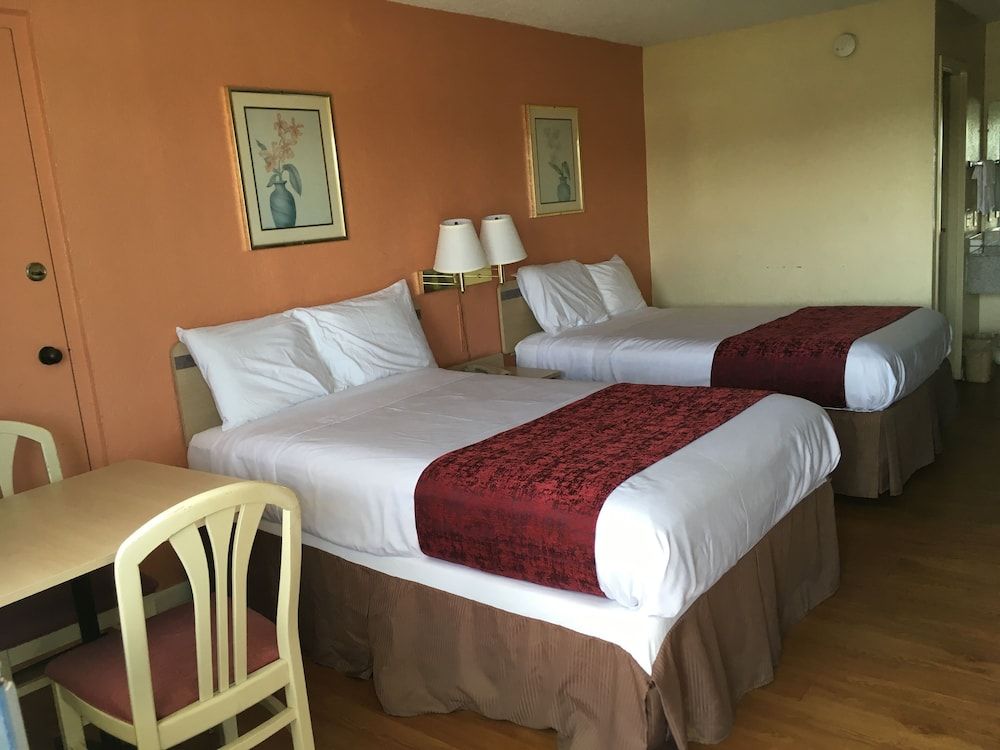 Americas Best Value Inn Tucker Room, 2 Double Beds, Non Smoking 3