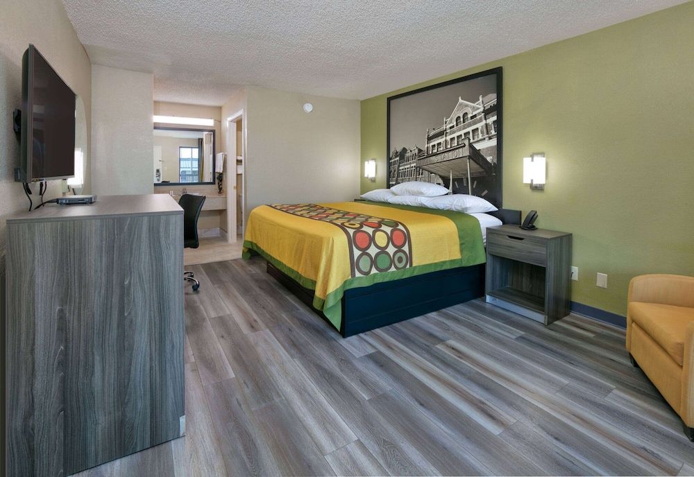 Standard Room, 1 King Bed, Smoking