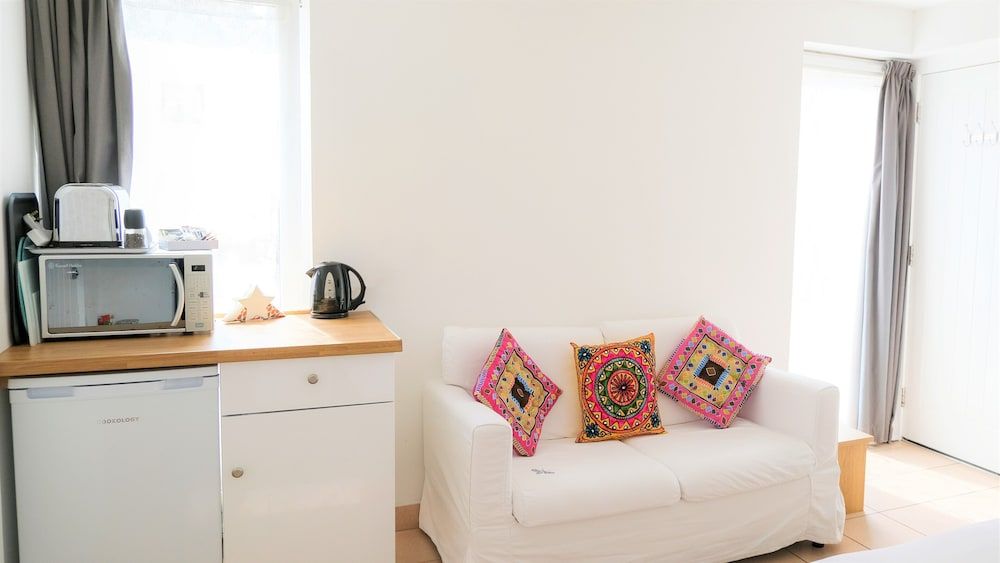 Bayview Bed and Breakfast Double Room (No Sea View) 4