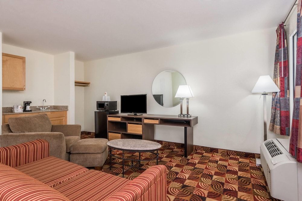 Studio Suite, 1 King Bed, Non Smoking