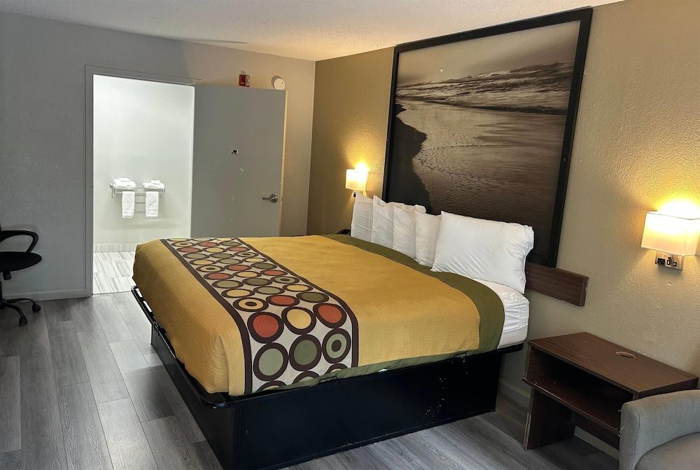 Standard Room, 1 King Bed, Smoking