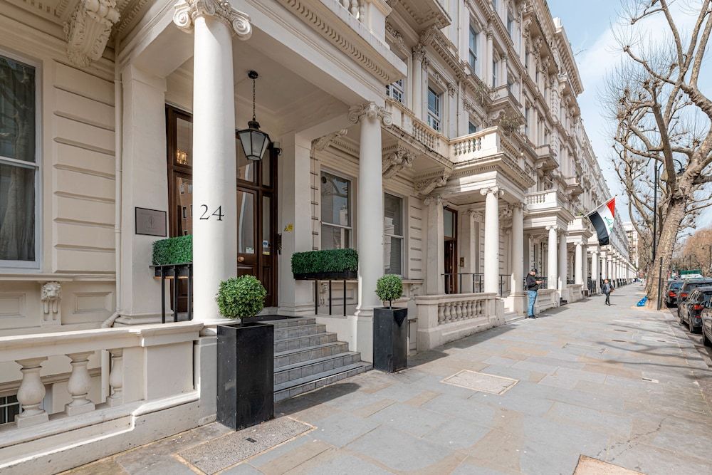 undefined Queensgate Court 8