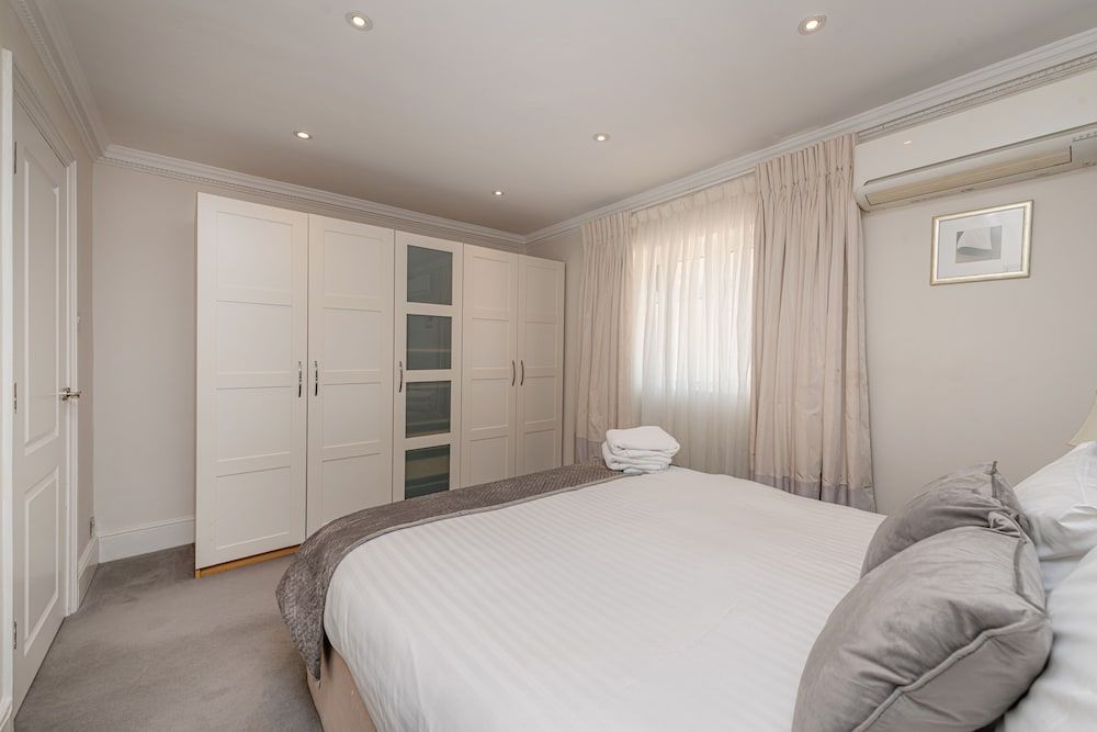 undefined Queensgate Court 10