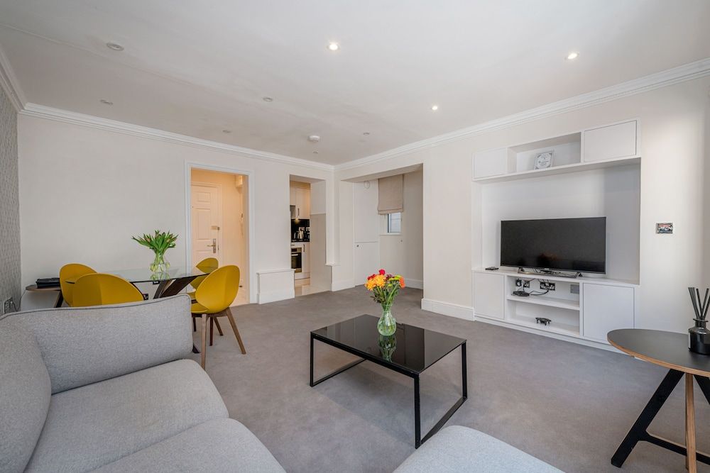 undefined Queensgate Court 3