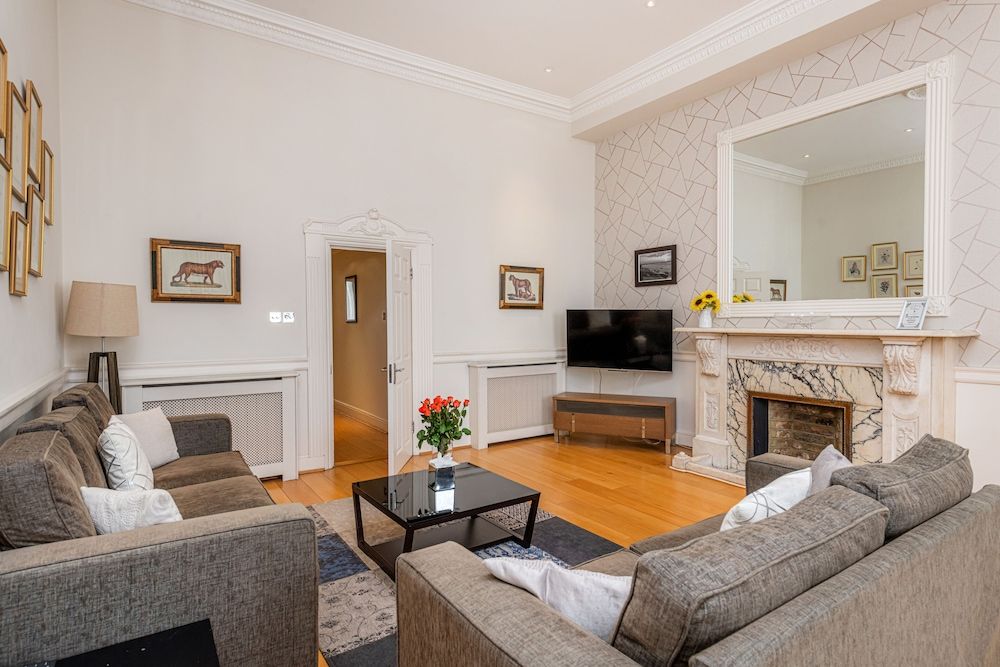 undefined Queensgate Court 5