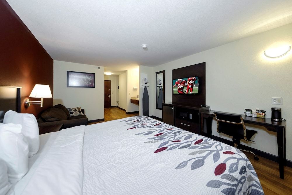 Superior Room, 1 King Bed, Accessible (Roll-In Shower, Smoke Free)
