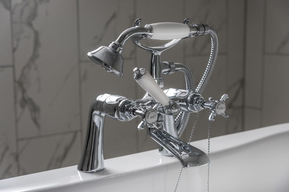 The Three Swans Hotel, Hungerford, Berkshire Deluxe Double Room 7