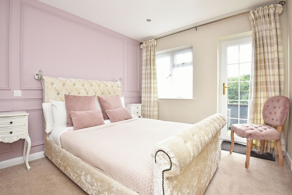 The Chequers Inn Double Room 7