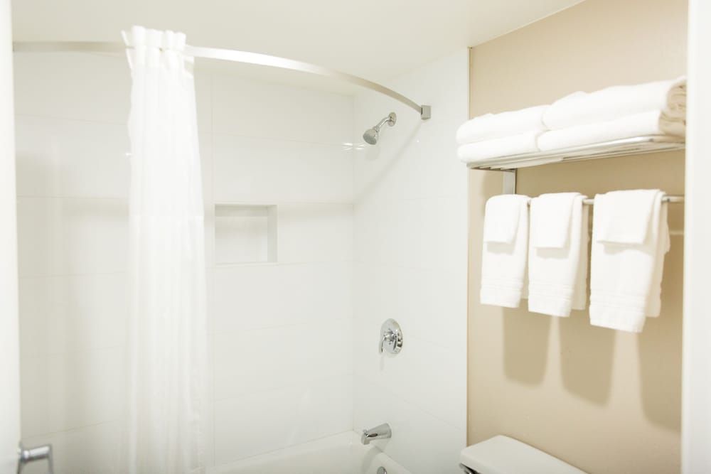 Standard Room, Non Smoking (2 King Beds)