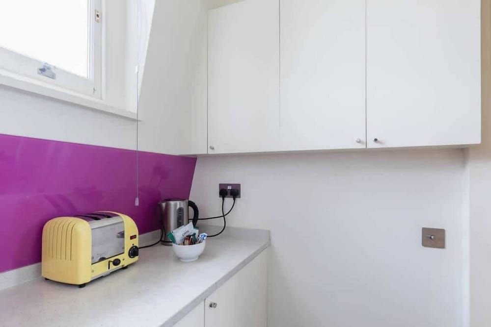 undefined Comfortable Apartment Earls Court 10