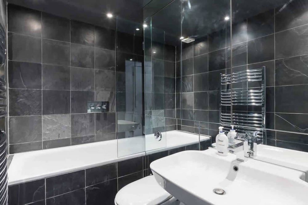 Comfortable Apartment Earls Court Design Apartment 18