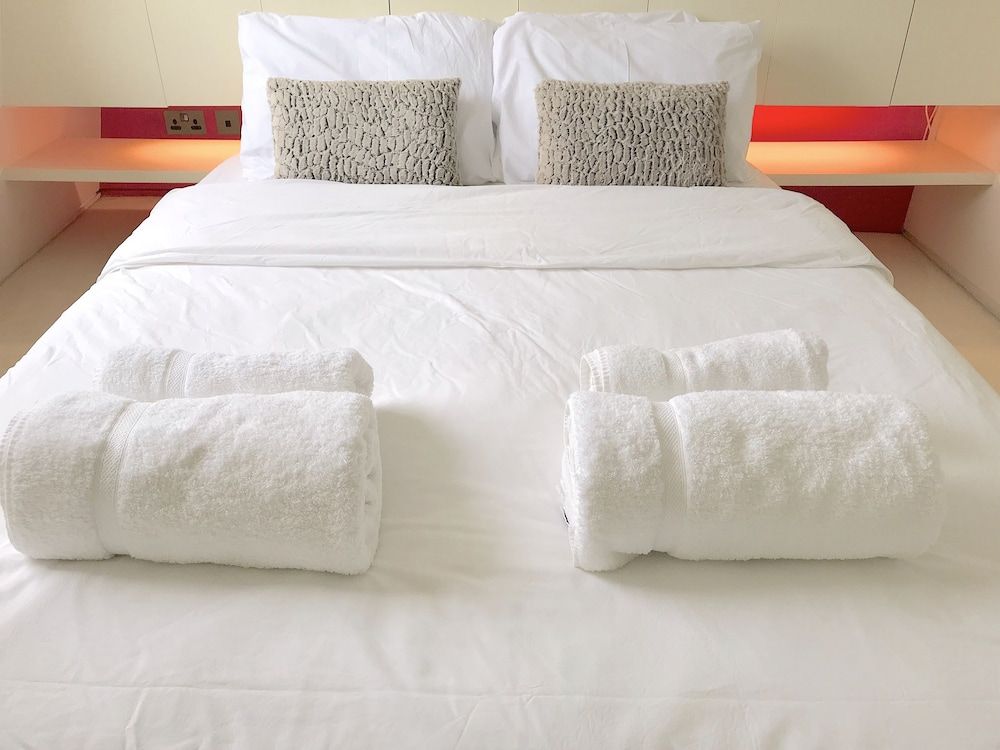 undefined Comfortable Apartment Earls Court