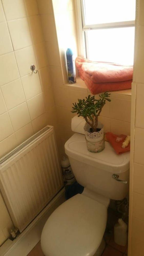 Clean & Modern 1 Bedroom Apartment Comfort Apartment, 1 Bedroom 7