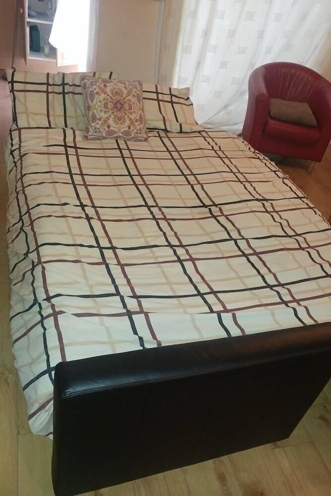 undefined Clean & Modern 1 Bedroom Apartment 10