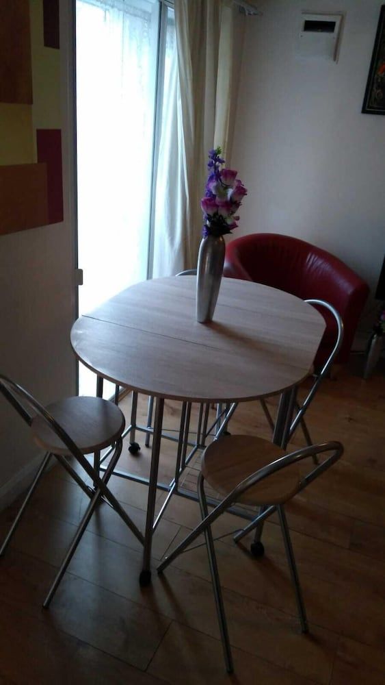 undefined Clean & Modern 1 Bedroom Apartment 5