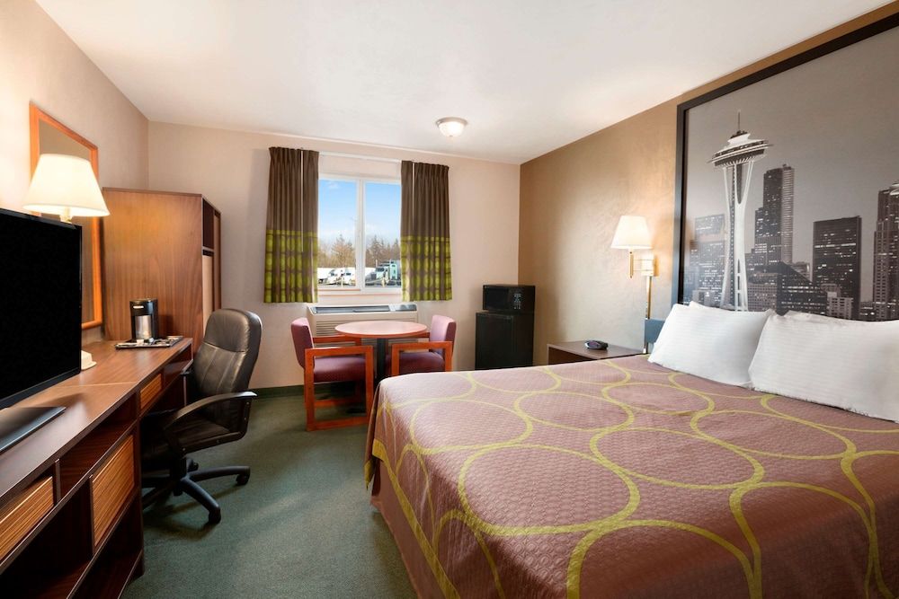 Standard Room, 1 Queen Bed