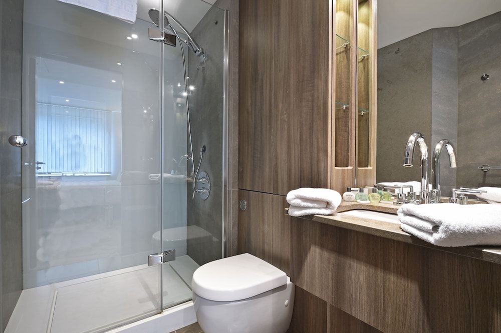 Still Life Vauxhall Standard Apartment, 2 Bedrooms 5