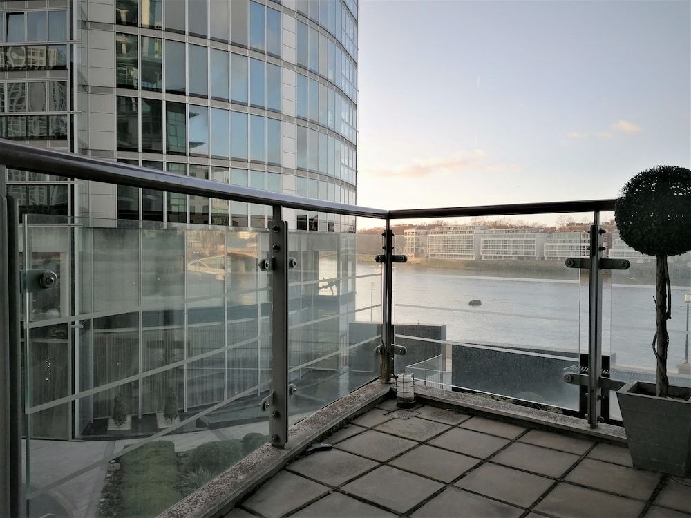 Still Life Vauxhall Deluxe Apartment, 2 Bedrooms 5