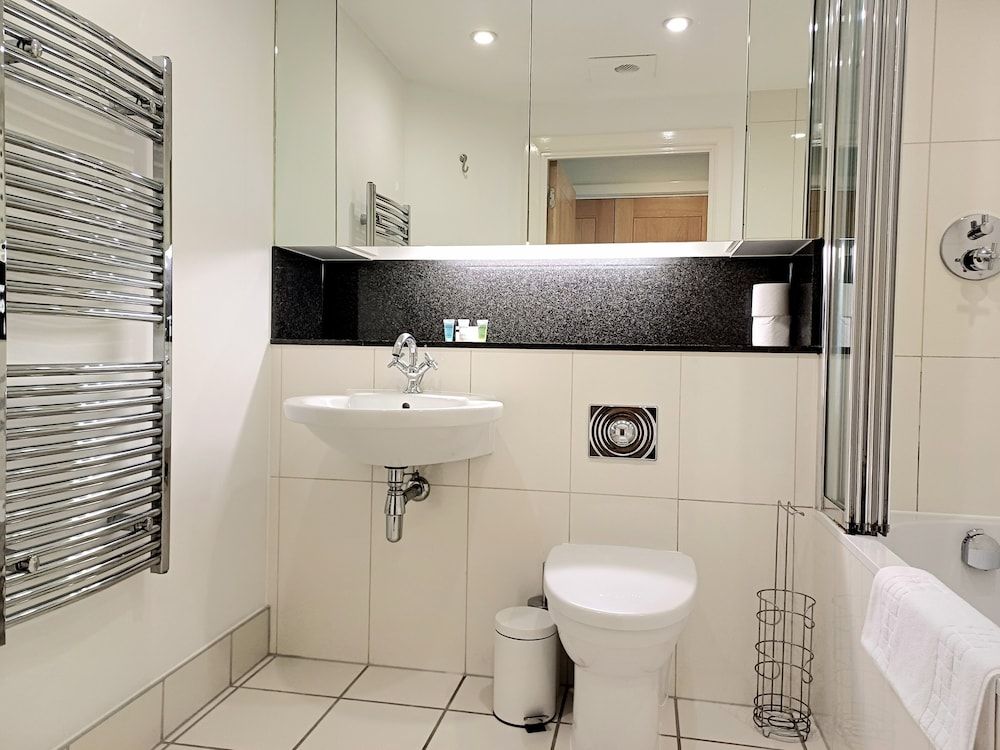 Still Life Vauxhall Deluxe Apartment, 2 Bedrooms 10