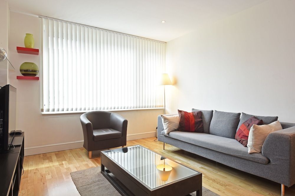 undefined Still Life Vauxhall 4