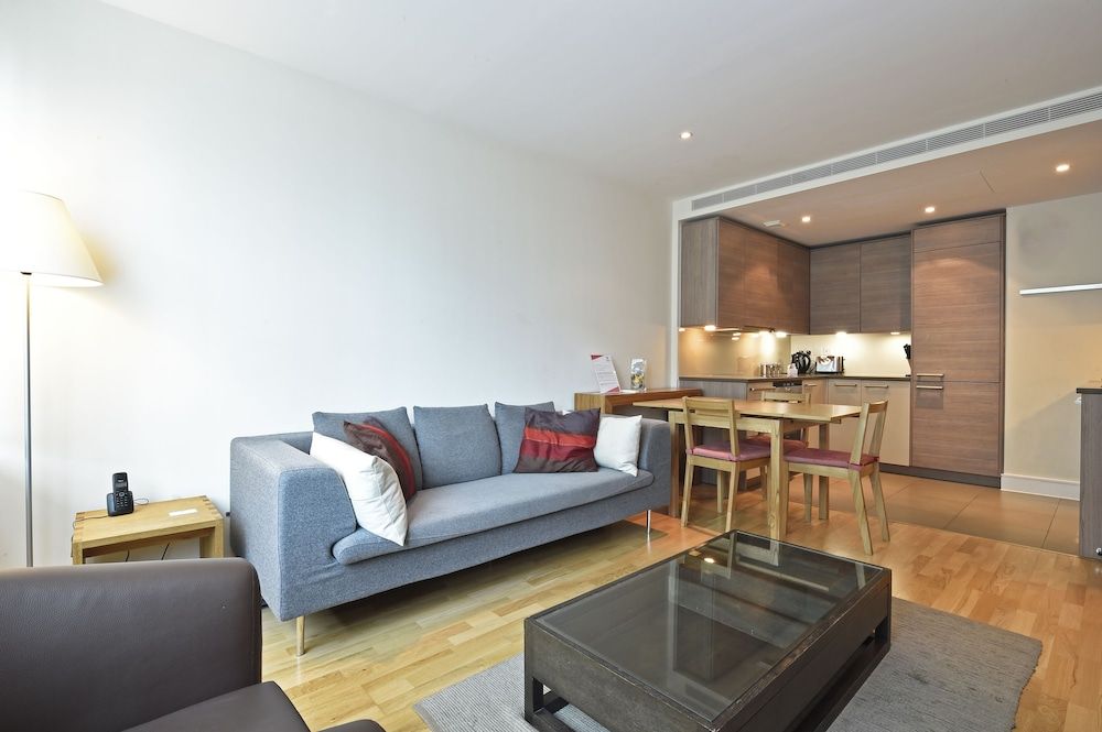 Still Life Vauxhall Standard Apartment, 2 Bedrooms 9