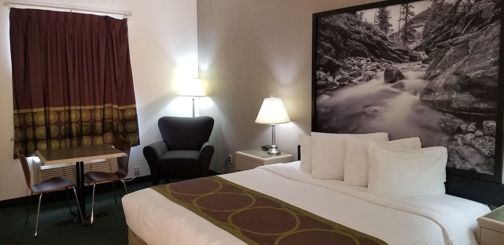 Standard Room, 1 King Bed